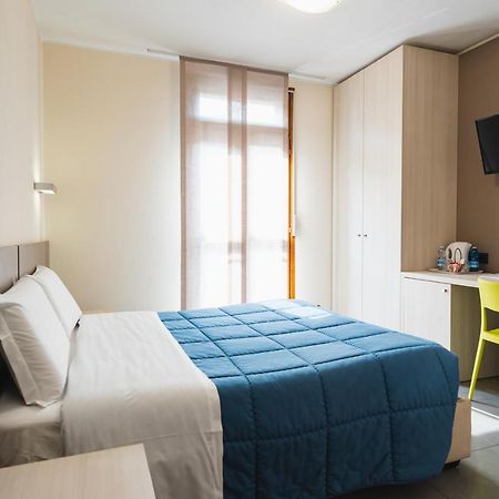 Parini Hotel Bosisio Parini Bagian luar foto