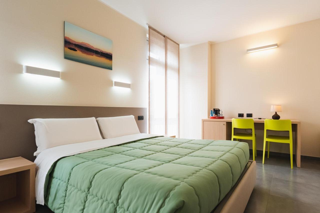 Parini Hotel Bosisio Parini Bagian luar foto