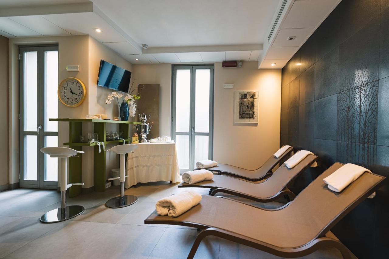 Parini Hotel Bosisio Parini Bagian luar foto