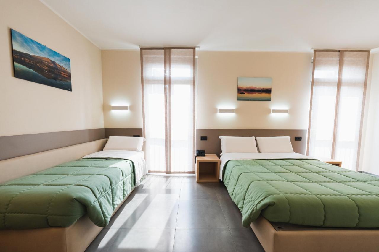 Parini Hotel Bosisio Parini Bagian luar foto