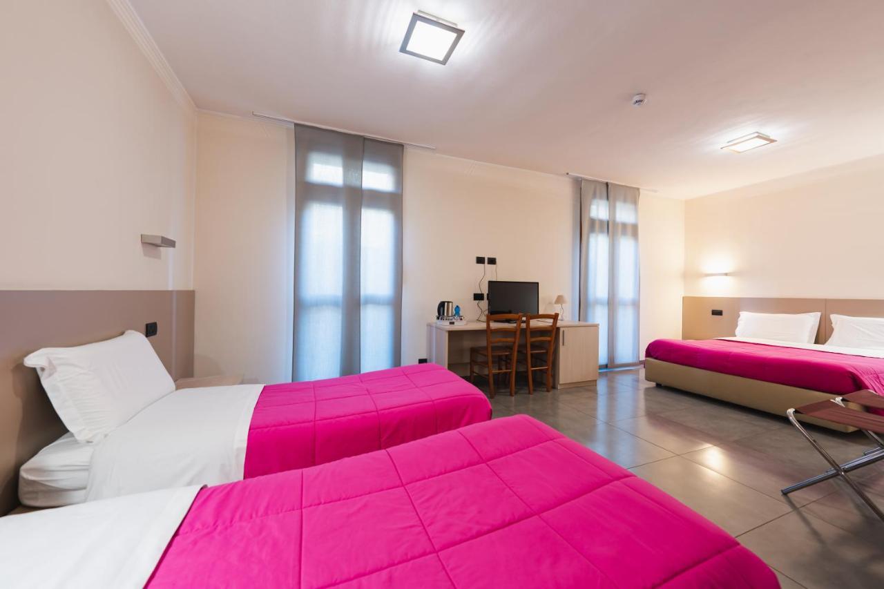 Parini Hotel Bosisio Parini Bagian luar foto