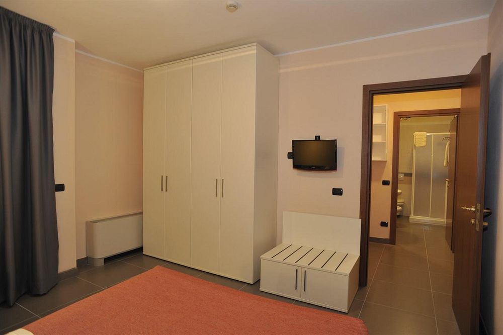 Parini Hotel Bosisio Parini Bagian luar foto