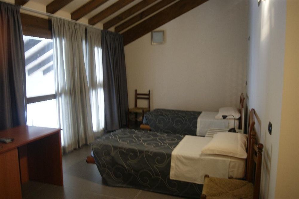Parini Hotel Bosisio Parini Bagian luar foto